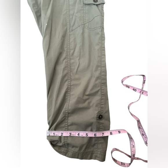 CHICOS CARGO PANTS SZ 2 M 12-14 Beige Tan Khaki Cropped Roll Cuff Button Fly EUC - Picture 4 of 17